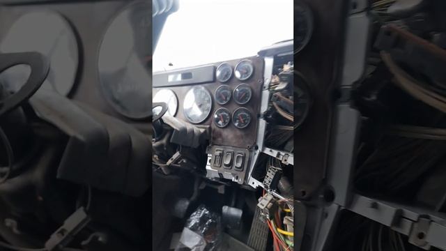 freightliner проводочки и панель. смотреть онлайн