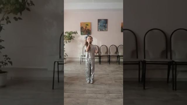 Паульзен Элина, "Робот Бронислав", 7 лет. смотреть онлайн
