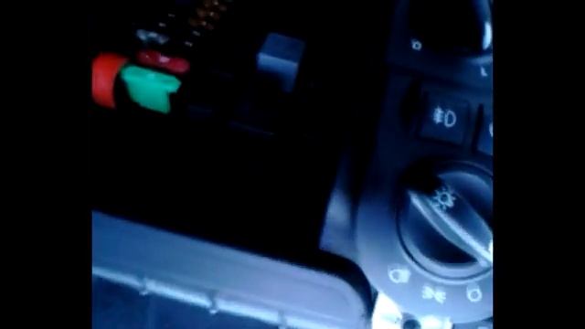 Замена предохранителя клаксона и прикуривателя на Лада Гранта смотреть онлайн