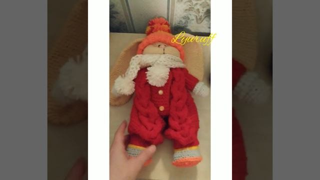 Вязаные игрушки. Два зайца. смотреть онлайн
