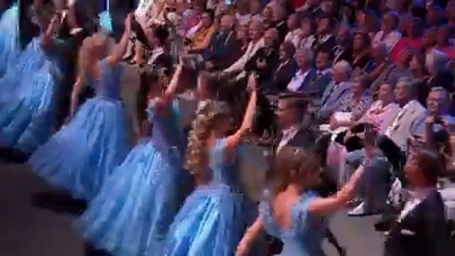 Вальс флешмоб смотреть онлайн