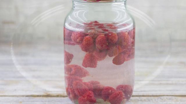 Компот из малины на зиму - простой и вкусный рецепт консервации малины. Заготовки из малины на зиму смотреть онлайн