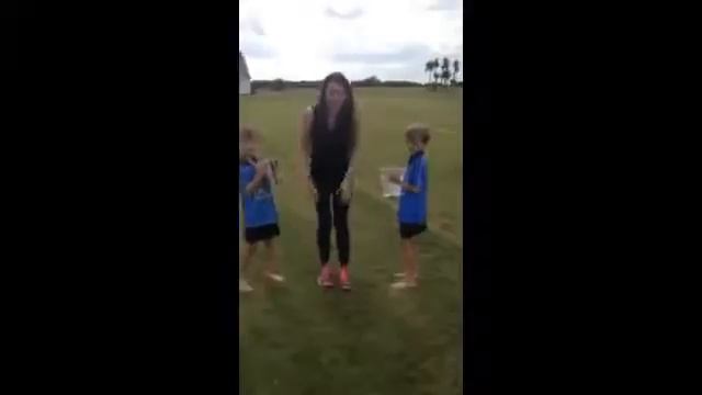 Georgina Nicky Byrne Ice Bucket Challenge Twitter Upload смотреть онлайн