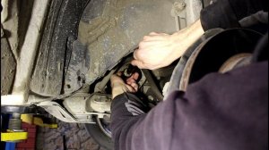Как заменить правую рулевую тягу на Toyota Harrier Тойота Харриер 2003 года