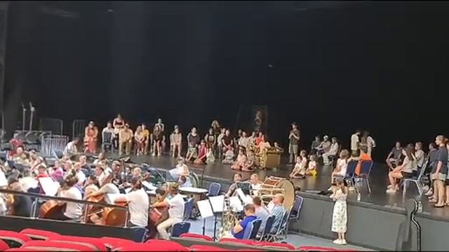 Репетиция в Роза-Холл с оркестром оперы "Турандот" смотреть онлайн