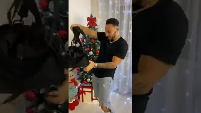 Сегодня приехал Дедушка Мороз и привёз нам подарки👩❤️👨 @arai chobanyan смотреть онлайн