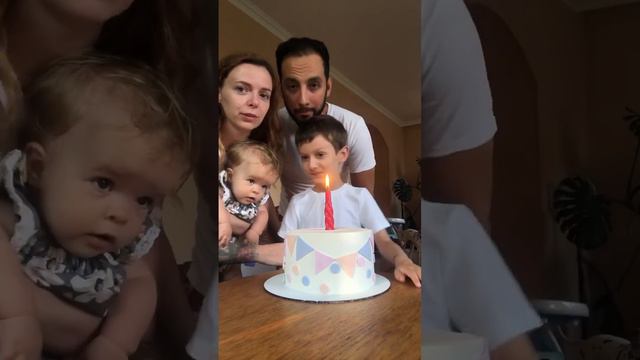 «Жидкость в сердце, голове, ужас неизвестности»: экс-«ранетка» Огурцова о болезни годовалой дочки смотреть онлайн