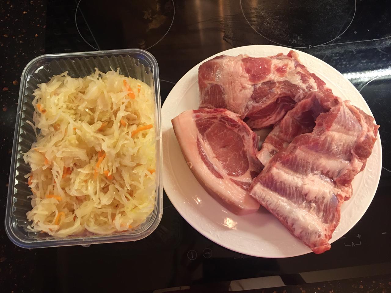 Капуста тушёная со свиными рёбрышками Гости съели все ! смотреть онлайн