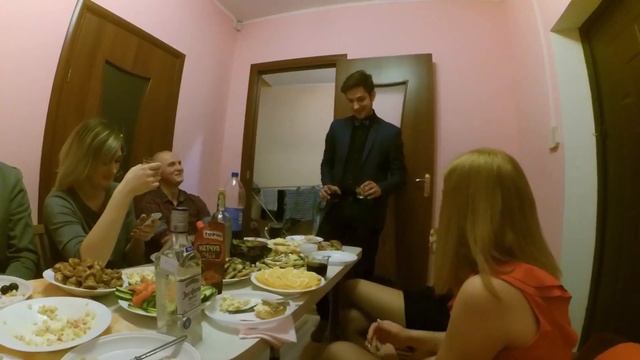 ♥ Парень сделал предложение своей девушке на новый год, она сказала... смотреть онлайн