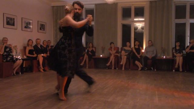 Maja Petrović & Marko Miljević - "Bajo un cielo de estrellas" - Caló/Podestá - 3 (Vals) смотреть онлайн