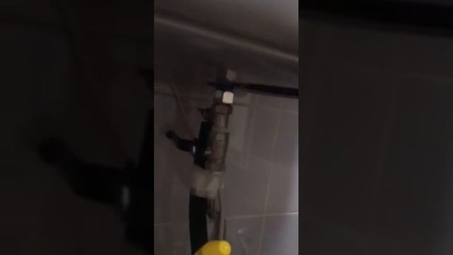 Как слить воду с водонагревателя смотреть онлайн