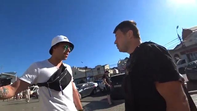 Охранник частного предприятия в Анапе избивает оппонента смотреть онлайн