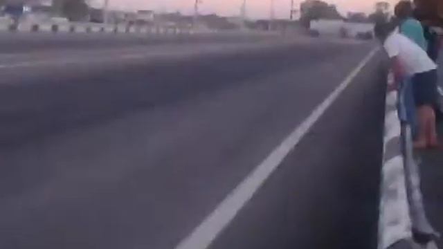 ВАЗ 2108 (?) vs ВАЗ 2113 (Ставрополь) смотреть онлайн