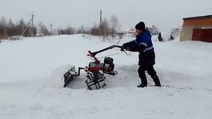 Первая работа Угра /Уборка снега мотоблок УГРА / лопата / отвал / установка лопаты/ / часть 2