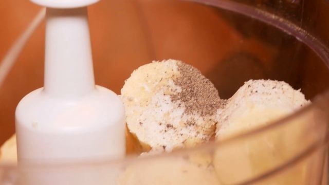 ЯЛОВИЧИНА з СИРОМ І БАНАНАМИ Дивовижний Соус Ніжне М'ясо Рецепт Для Гурманів | Cмачно з Грубичем смотреть онлайн