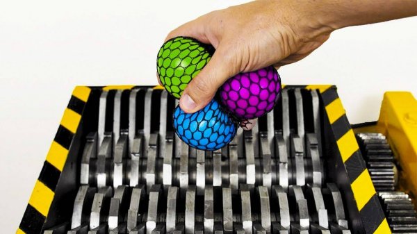 Измельчающий стресс-мяч!