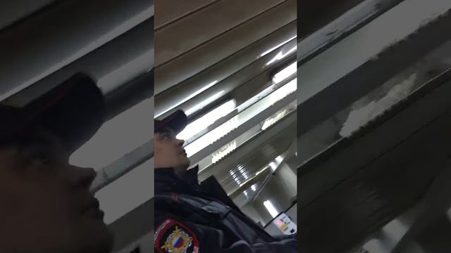 Противозаконные действия полицейских в метро Екатеринбург смотреть онлайн