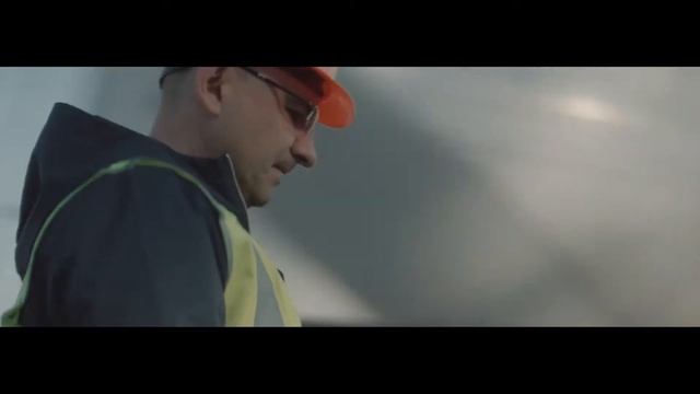 Видеоролик "Безопасность детей в ваших руках. Дорожный инженер" смотреть онлайн