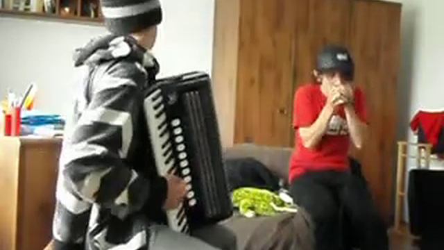 Beatbox And Bayan Improvisation смотреть онлайн