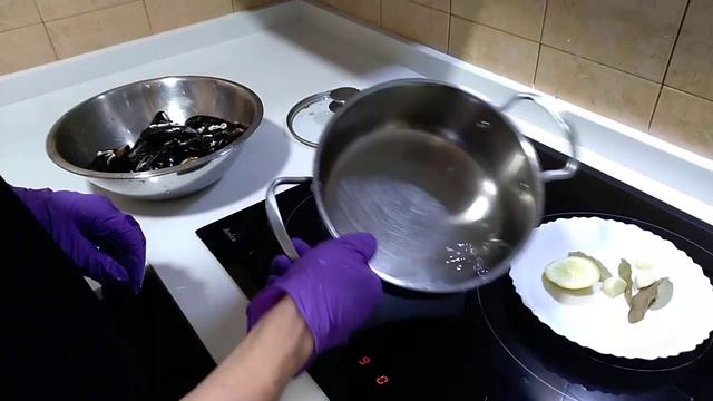 КАК ПРИГОТОВИТЬ МИДИИ / Простой и вкусный рецепт / Средиземноморская кухня смотреть онлайн