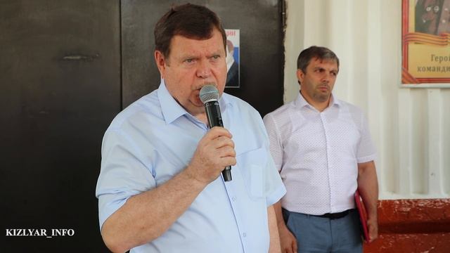 В Кизляре открыли доску памяти погибшего при выполнении воинского долга Антона Ситникова смотреть онлайн