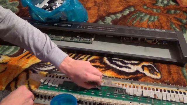 Ремонт синтезатора Roland juno 2 смотреть онлайн