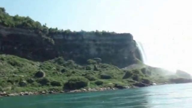 Прогулка под Ниагарским водопадом смотреть онлайн