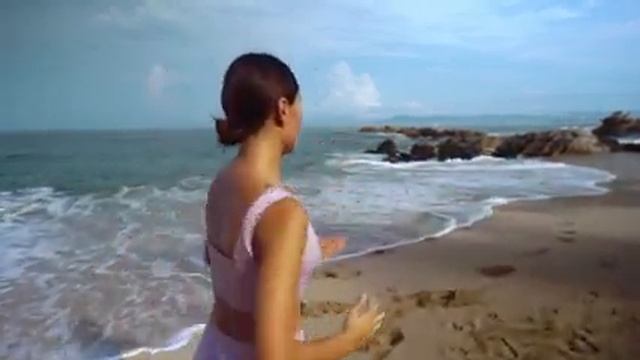 A Workout on Beach смотреть онлайн