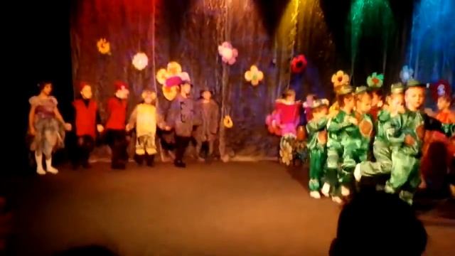 Cпектакль "Муха - Цокотуха" по сказке Корнея Чуковского. Дарья Русинова - блоха смотреть онлайн