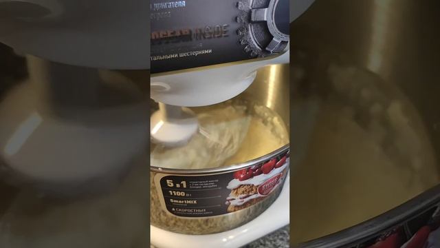 Обзор кухонной машины Polaris PKM 1104 смотреть онлайн