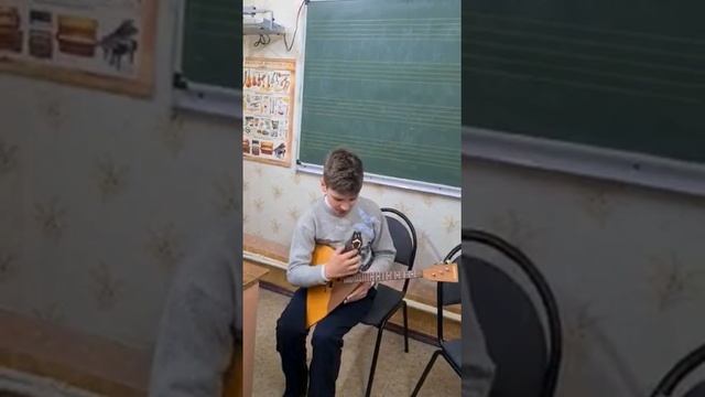 Показываю приёмы игры на балалайке ? смотреть онлайн