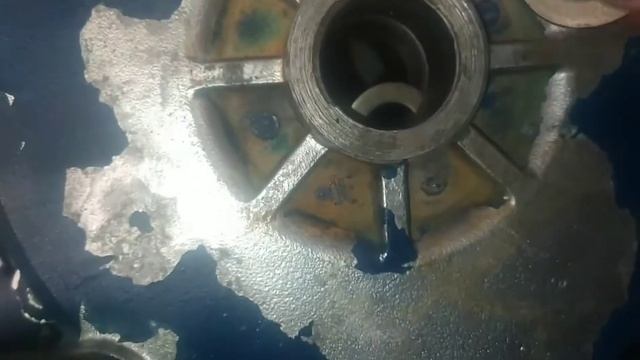 Выбиваем подшипник из крышки электродвигателя смотреть онлайн