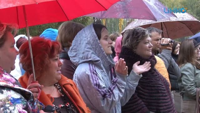 Луховичане отметили окончание ежегодной осенней ярмарки традиционным фестивалем "Золотая осень" смотреть онлайн