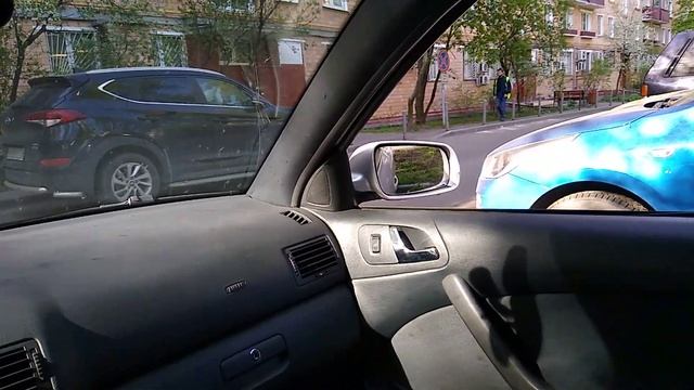 Опускание правого зеркала при езде задним ходом смотреть онлайн