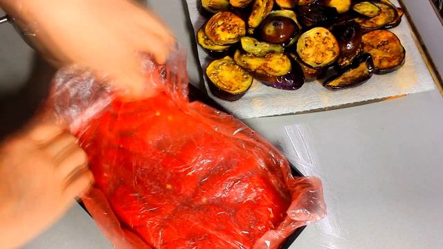 Зимой не покупаю! Никаких банок, соли и уксуса! Баклажаны и перцы заготавливаю так! Самый лучший ! смотреть онлайн