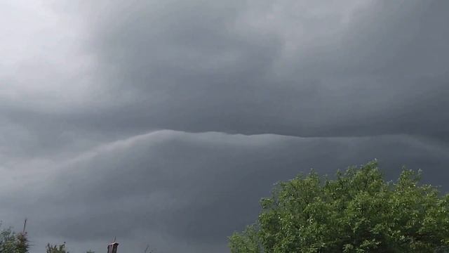 Необычная туча в небе над дачей ) смотреть онлайн