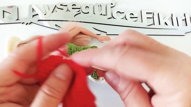 Oyuncak Bebek Için Uzun Hırka