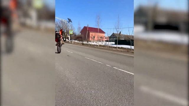 KTM SXF 350 :Beginner riding смотреть онлайн