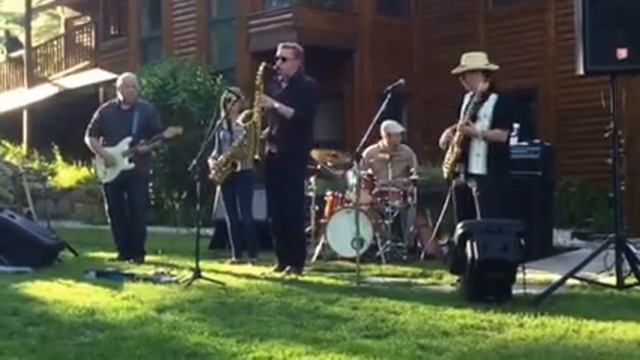 Kiley Mann and Tom Harder on Saxophone playing Mustang Sally with The Jon Archambault Band. смотреть онлайн