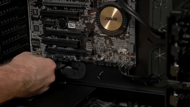 System Build: AbleGamers PC with Graphite Series 780T and dual EVGA Nvidia GeForce GTX 980 GPUs смотреть онлайн