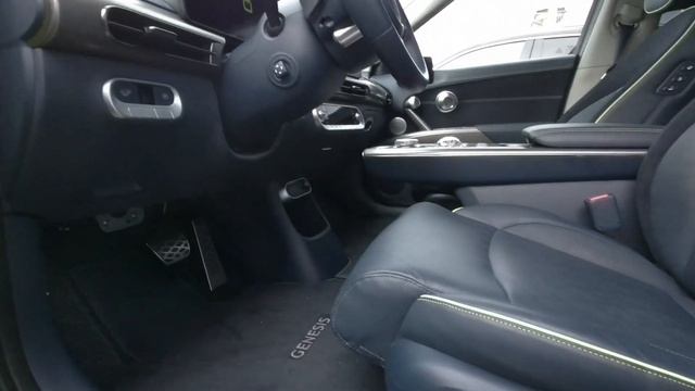Genesis GV 60 , электромобиль на базе Kia EV 6 и Ioniq 5 премиум класса, осмотр без комментариев.
