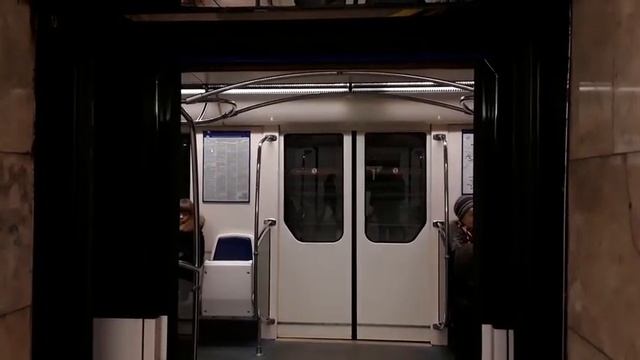 Новый дверь в салоне вагона смотреть онлайн