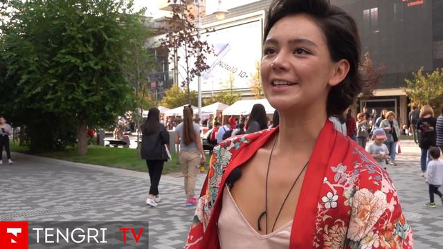 Айсулу Азимбаева прочитала отрывок из любой книги перед алматинцами. СПЕЦПРОЕКТ "ЧИТАЕМ ВМЕСТЕ" смотреть онлайн