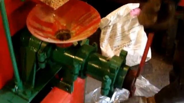 Пресс мини экструдер кормовой для зерна 11 кВт РосЭкструдер.рф смотреть онлайн