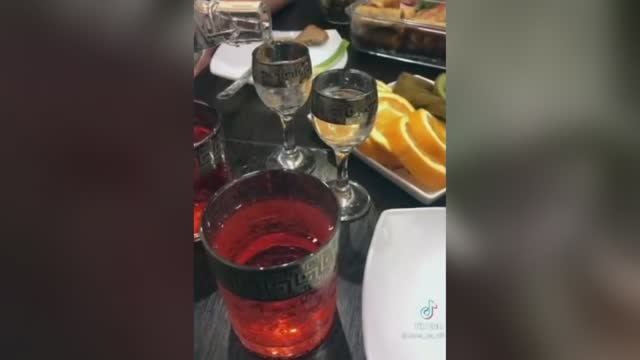 Бросили в Сибири, Идеального мужика - НЕТ смотреть онлайн