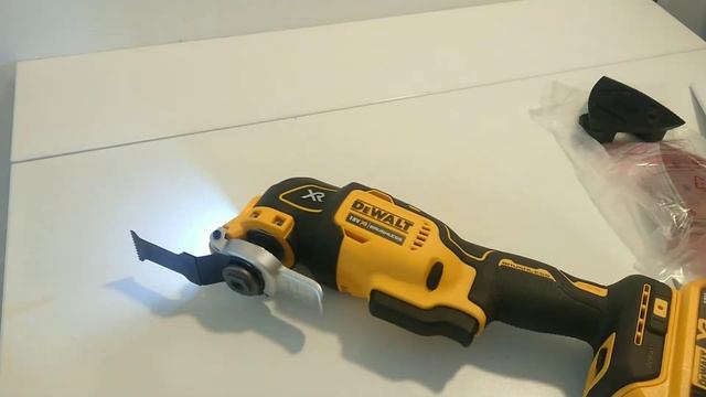 DEWALT DCS 356N Multitool