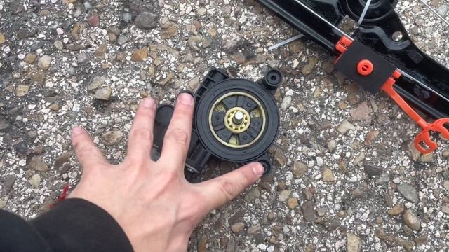 COMO CAMBIAR ELEVALUNAS A NUESTRO COCHE!!! CAMBIAR ELEVALUNAS FIAT PUNTO GRANDE SRKALA смотреть онлайн