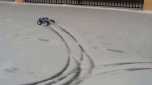 BRONTOSAURUS машина на радиоуправлении.