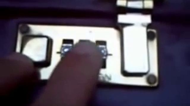 Как подобрать код на дешевом замке чемодана. смотреть онлайн