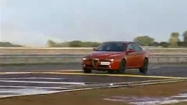 Торможение на мокрой дороге Bridgestone Turanza ER300 Ecopia смотреть онлайн